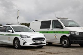 Bývalý vojenský pedagog a lékař čelí obvinění ze sériového znásilnění - Novinky